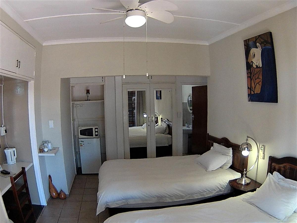 Kuru-Kuru Guesthouse Kuruman Exterior photo